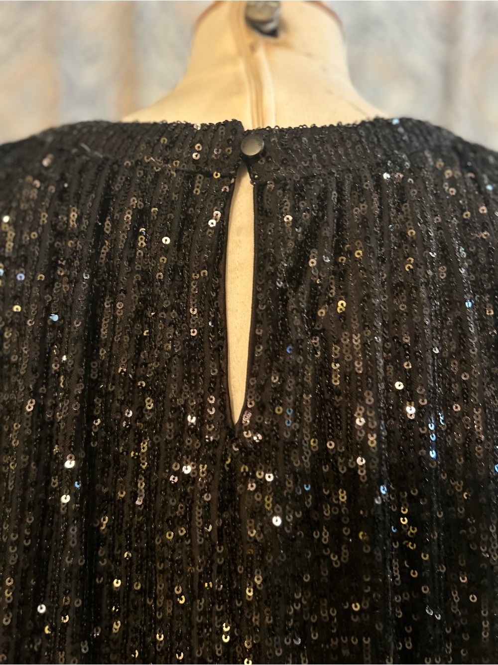 Vince Camuto Black Sequin Long Sleeve Tunic Too - Picture 6 of 9
